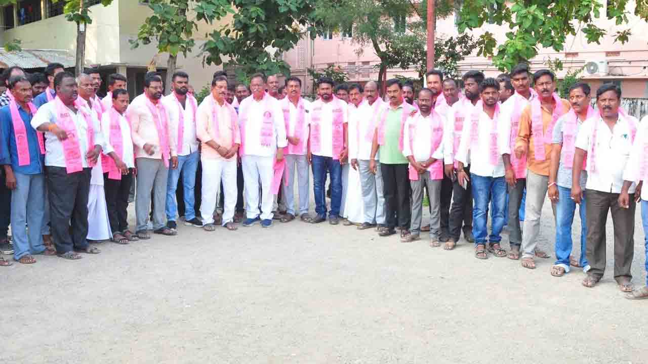 పథకాలకు ఆకర్షితులయ్యే బీఆర్‌ఎస్‌లోకి