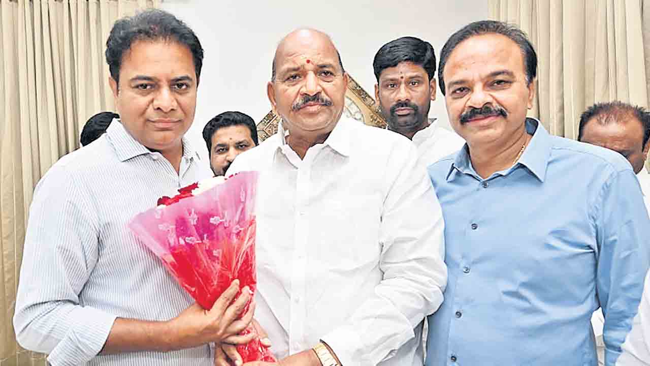 మంత్రి కేటీఆర్‌ను కలిసిన అనంతరెడ్డి