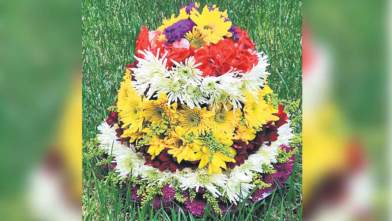 Bathukamma Festival | శ్రీలక్ష్మి నీ మహిమలుగౌరమ్మా..