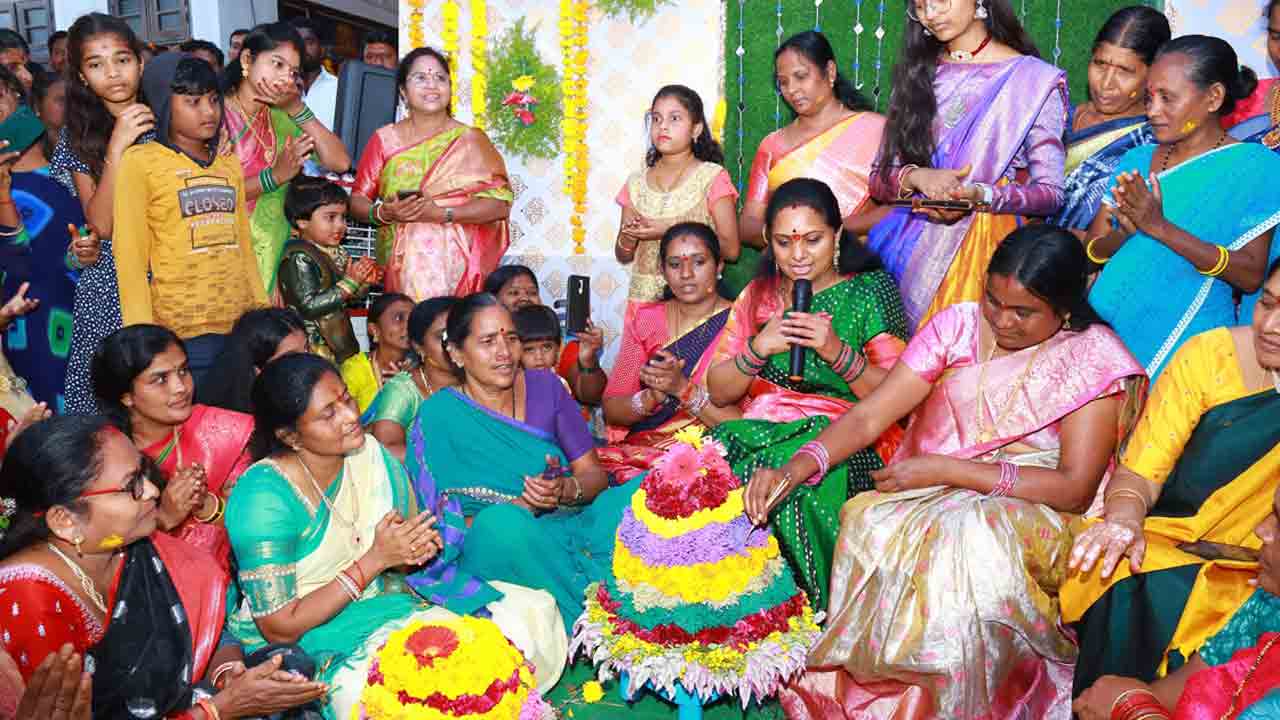 కోరుట్లలో బతుకమ్మ వేడుక