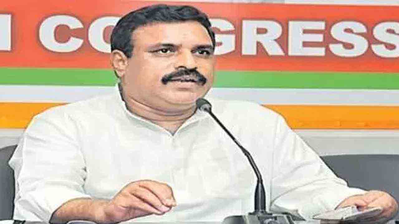 బెల్లయ్య నాయక్‌కు టికెట్‌ ఇవ్వాలి