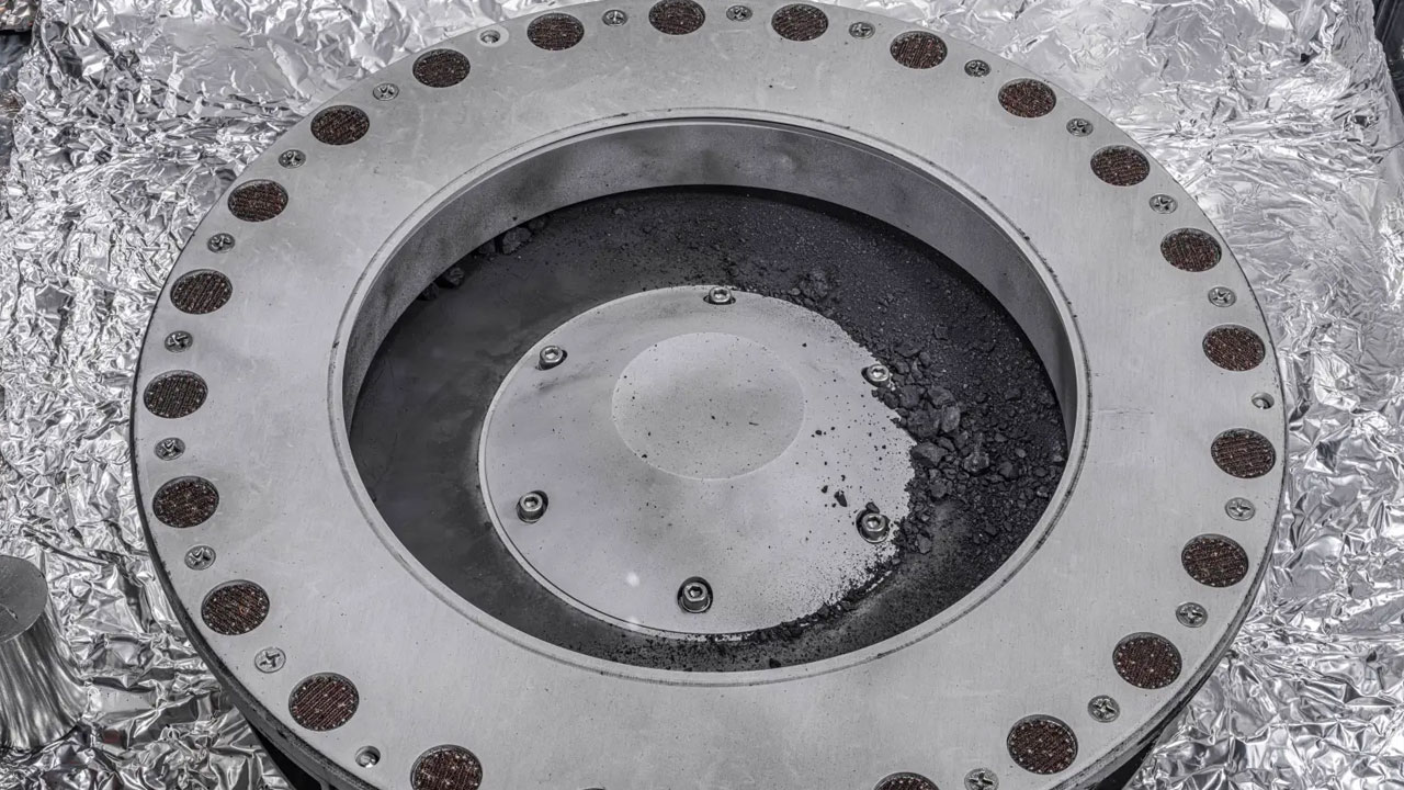 బెన్ను గ్రహశకలంలో నీరు, కార్బన్‌