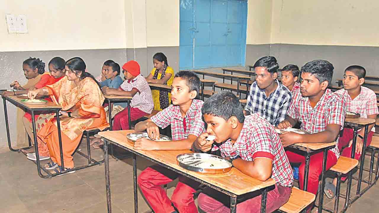 ముఖ్యమంత్రి అల్పాహరం మరిన్ని బడుల్లో..