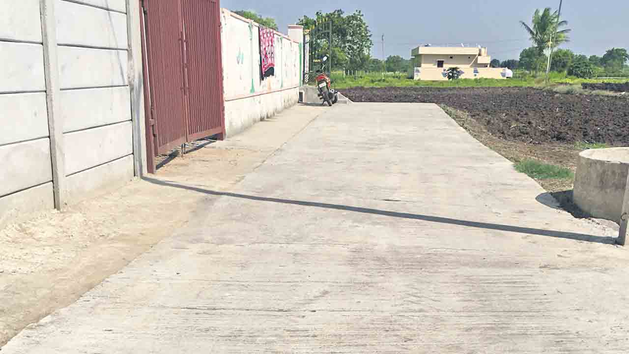 దుగినవెల్లిలో ప్రగతి పరుగులు