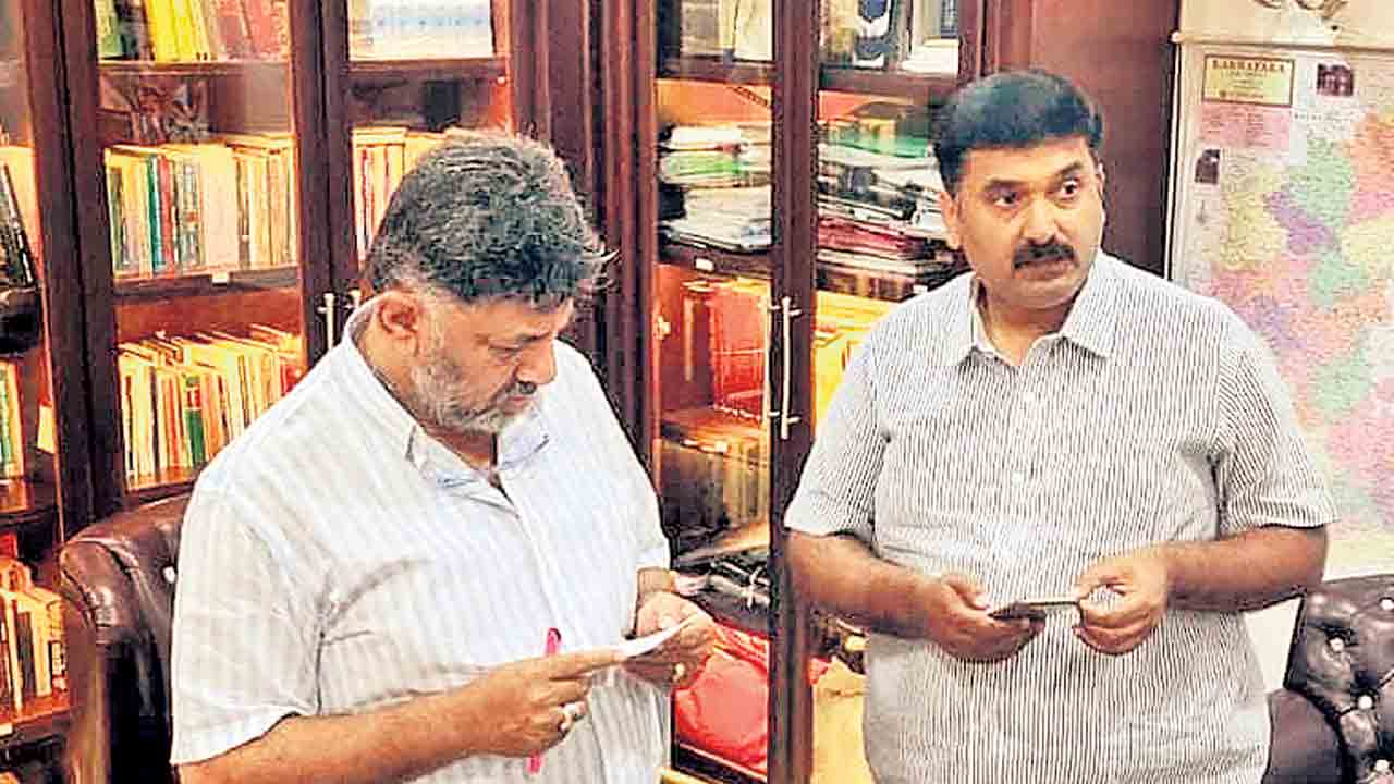 Karnataka | ఎన్నికల వేళ బద్ధలవుతున్న స్కాంగ్రెస్‌ అక్రమాలు.. కర్ణాటకలో పట్టుబడ్డ మరో 45 కోట్లు