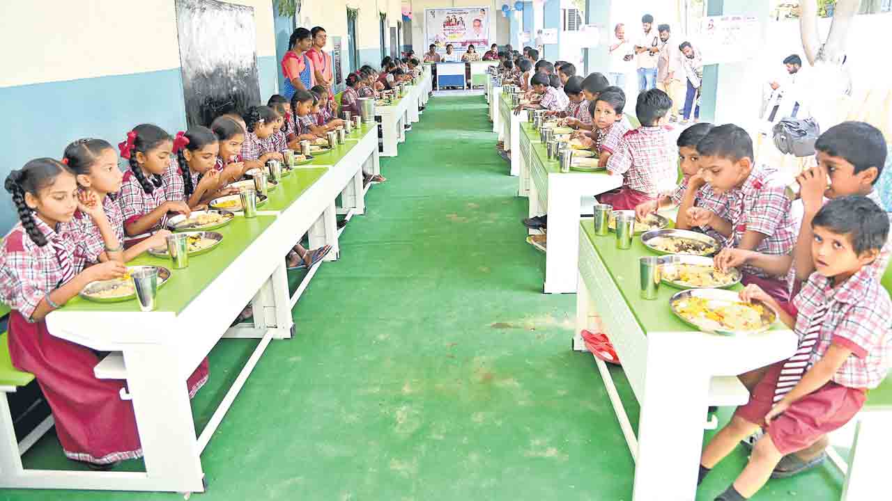 అల్పాహారం.. విద్యార్థులకు వరం