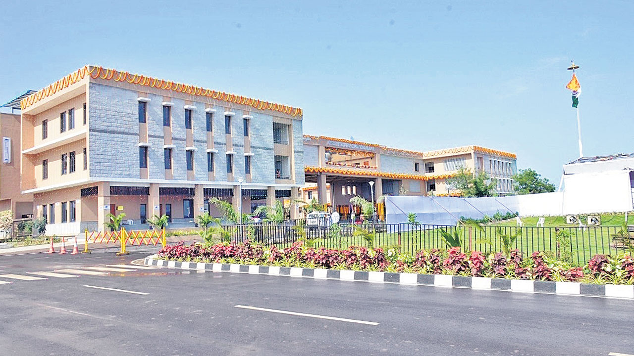 జిల్లా ఏర్పాటుతో.. చేరువైన పరిపాలన