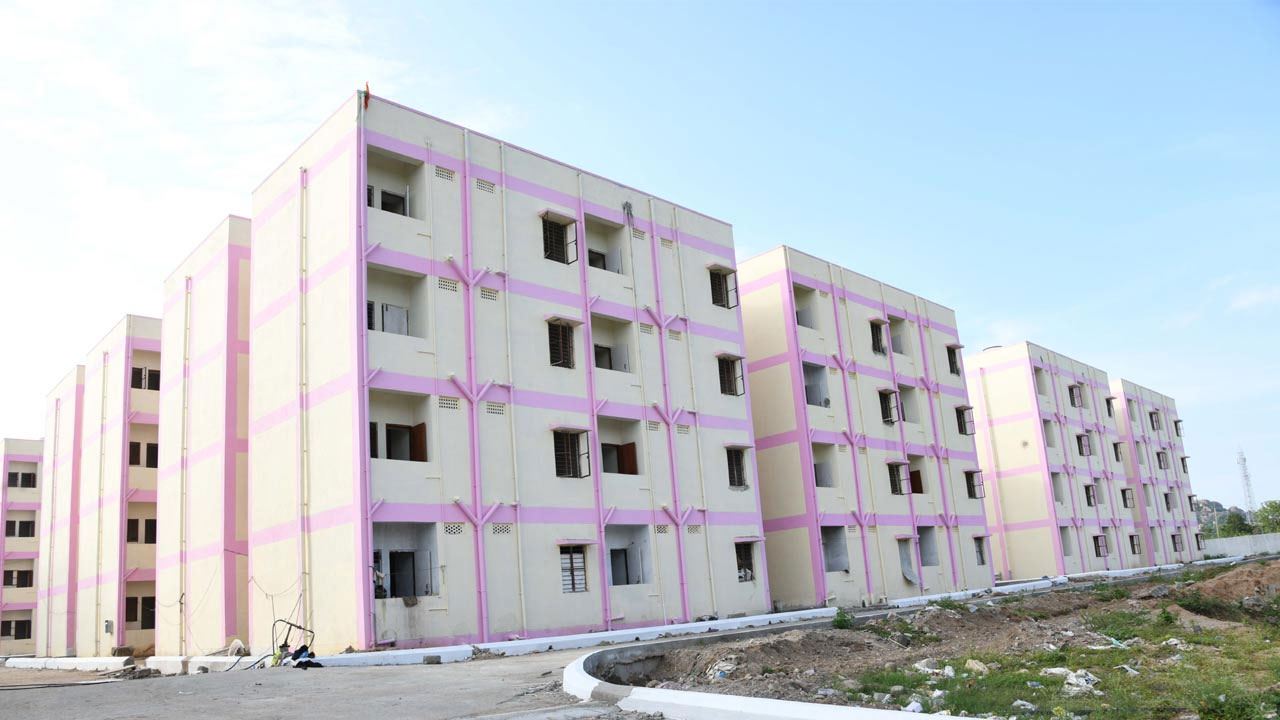 డబుల్‌ బెడ్రూం ఇండ్లు.. ఆత్మగౌరవ సౌధాలు