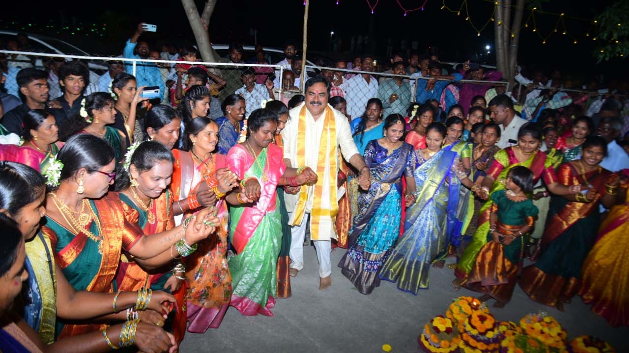 Minister Dayaka Rao | తెలంగాణ సంస్కృతికి ప్రతిబింబం బతుకమ్మ : మంత్రి ఎర్రబెల్లి