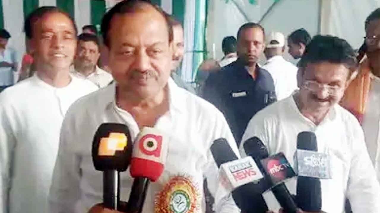 పాండ్యనే మా సీఎం