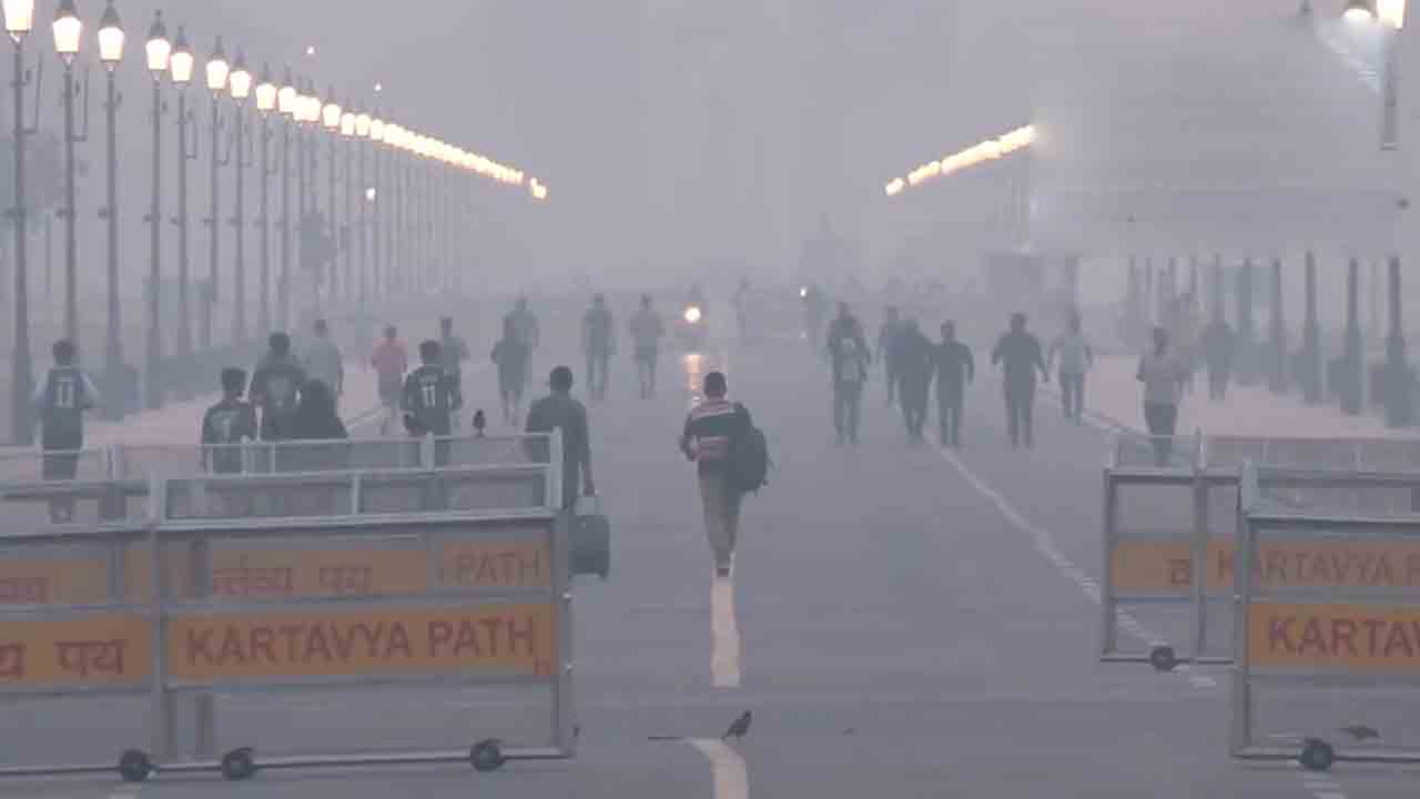 Delhi Air Quality | ఢిల్లీలో మళ్లీ పెరిగిన కాలుష్యం.. అధ్వాన్నంగా వాయు నాణ్యత.. Video