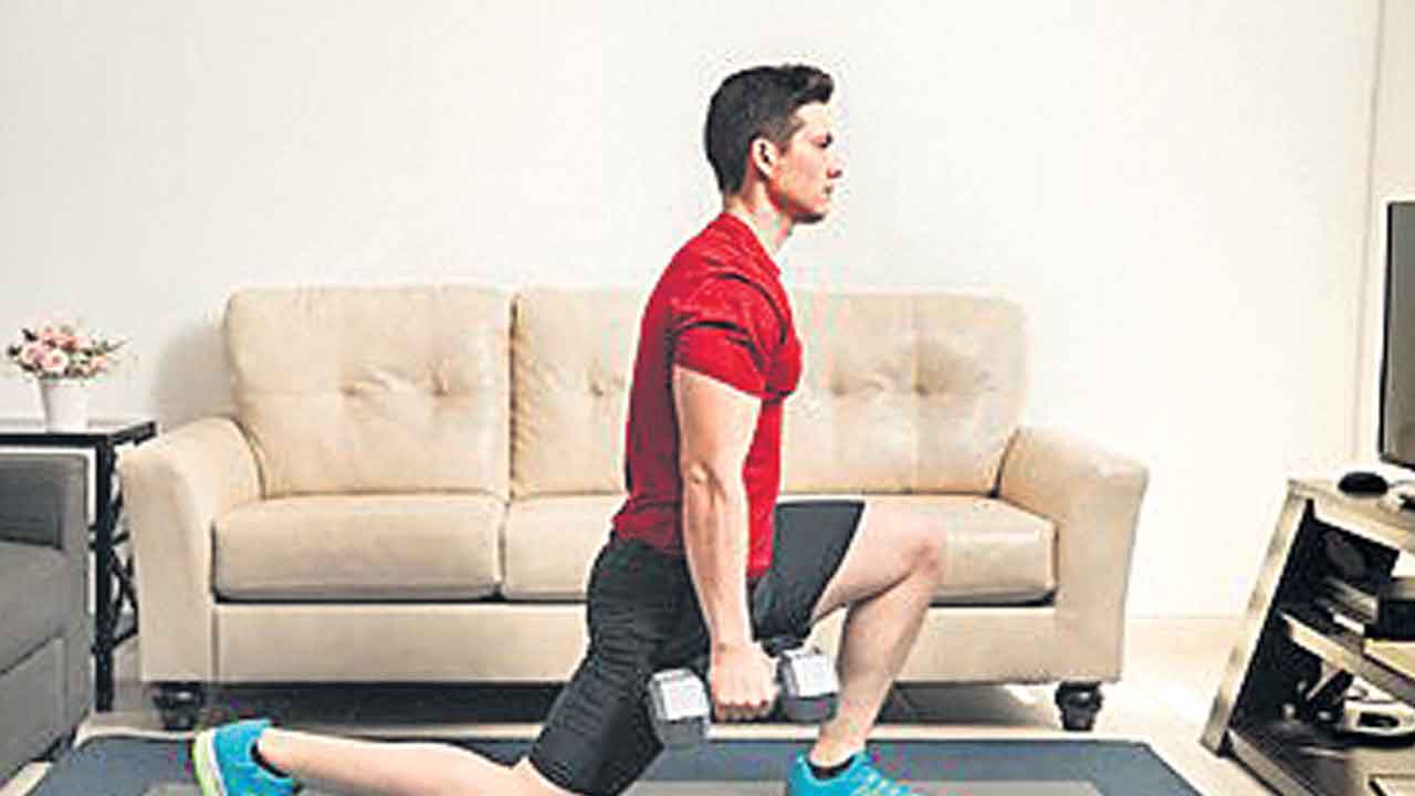 రోజుకు 12 గంటలపాటు కూర్చుంటున్నారా.. మీ ప్రాణాలకు ముప్పు తొలగాలంటే ఇలా చేయాల్సిందే