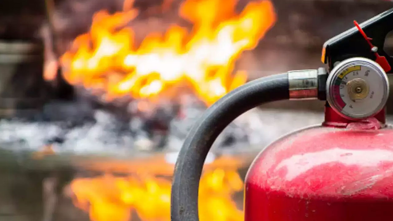 Fire Accident | హిమాయత్‌నగర్‌ తిరుమల ఎస్టేట్‌లో భారీ అగ్నిప్రమాదం..