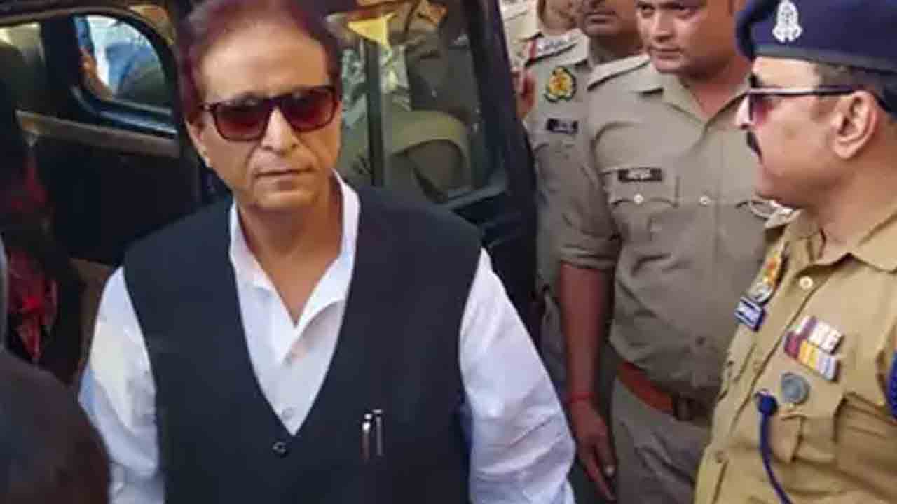 ఆజంఖాన్‌ కుటుంబానికి ఏడేండ్ల జైలు