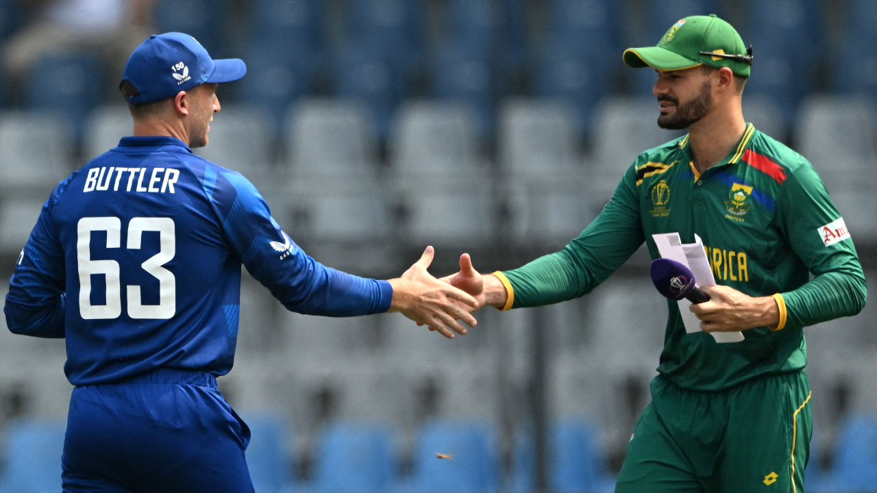 SA vs ENG | సఫారీలదే బ్యాటింగ్.. నిలకడగా ఆడుతున్న హెండ్రిక్స్, డసెన్