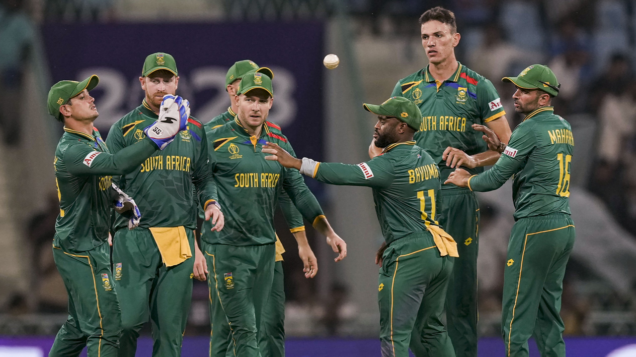 ODI World Cup | నత్తనడకగా సాగుతున్న నెదర్లాండ్స్ బ్యాటింగ్.. ముప్పేట దాడి చేస్తున్న సఫారీలు