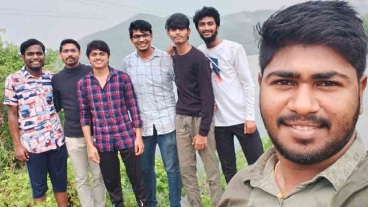 Tragedy news | గోదావరి నదిలో గల్లంతైన నలుగురు యువకుల మృతదేహాలు లభ్యం