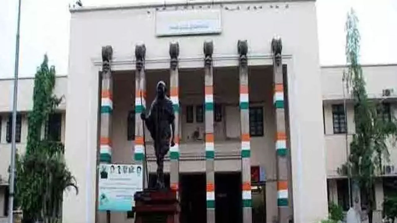 Congress leaders | గాంధీభవన్‌పై కాంగ్రెస్‌ బీసీ నేతల దండయాత్ర.. నేడు ముట్టడికి పిలుపు.. 34 టికెట్లు ఇవ్వాలని డిమాండ్‌