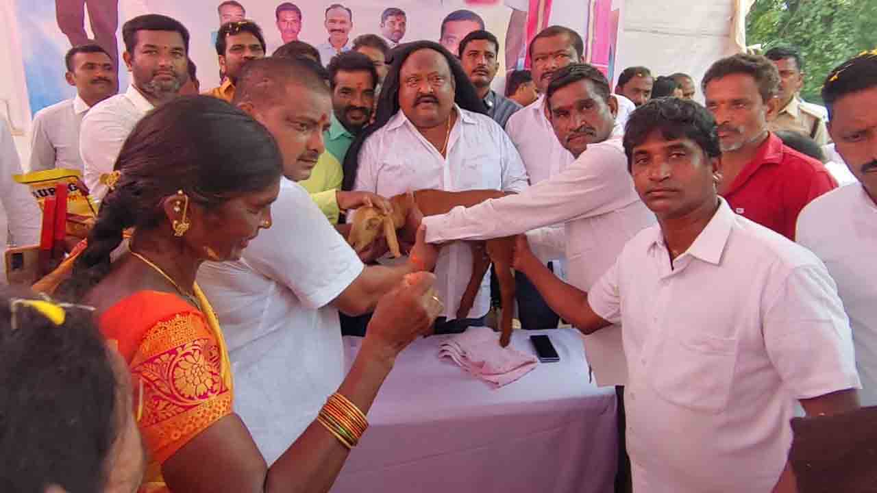 Telangana Minister Gangula | యాదవుల‌ అభివృద్ధికి కాల్వ న‌ర్స‌య్య యాద‌వ్‌ కృషి.. రాష్ట్ర మంత్రి గంగుల పిలుపు