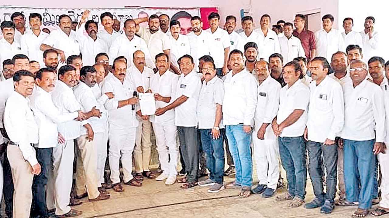 కేసీఆర్‌కు లక్షకు పైగా మెజార్టీ ఇస్తాం