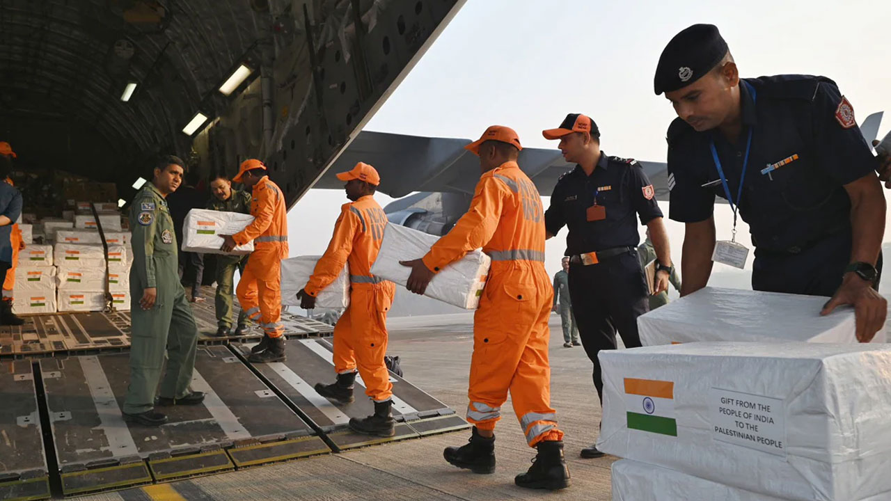 India | పాలస్తీనియన్లకు భారత్‌ మానవతా సాయం.. 6.5 టన్నుల సామాగ్రితో బయల్దేరిన ఐఏఎఫ్‌ సీ-17 విమానం