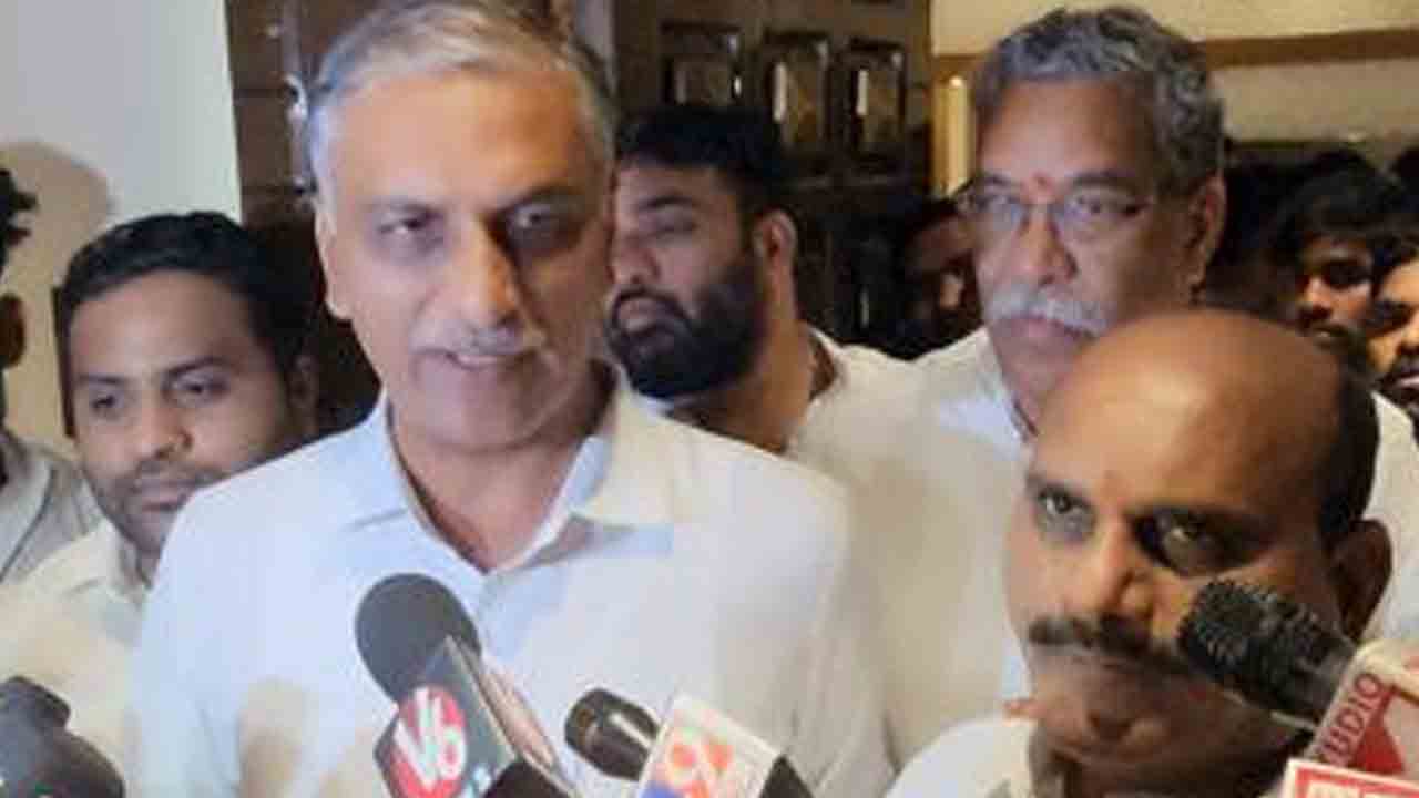 TS Minister Harish Rao | కాంగ్రెస్ పార్టీకి అభ్యర్థులే లేరు.. మంత్రి హరీశ్ రావు ఎద్దేవా..!
