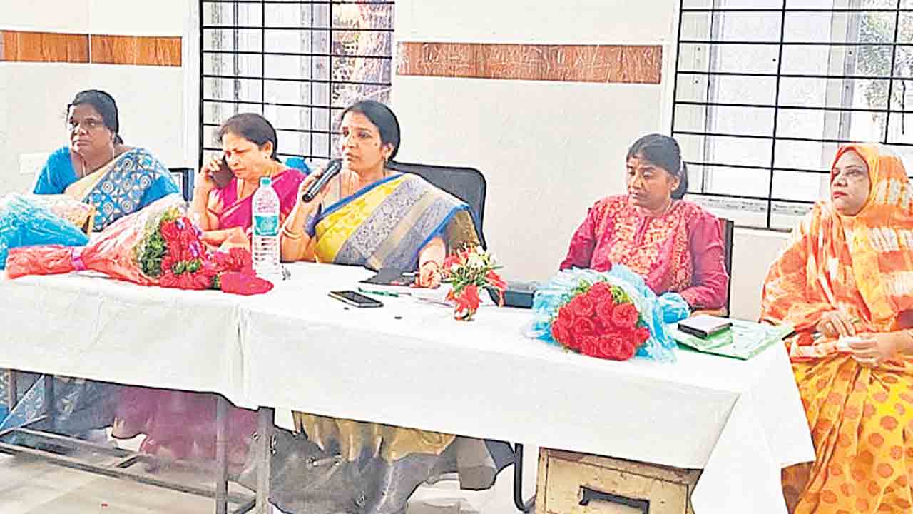 సాధారణ ప్రసవాలను పెంచాలి