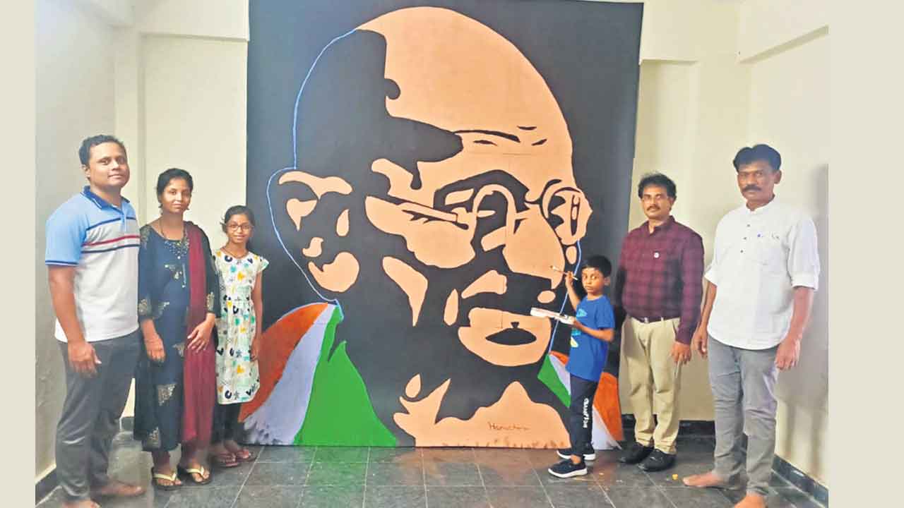 వయస్సు 6.. డ్రాయింగ్ 10 అడుగులు