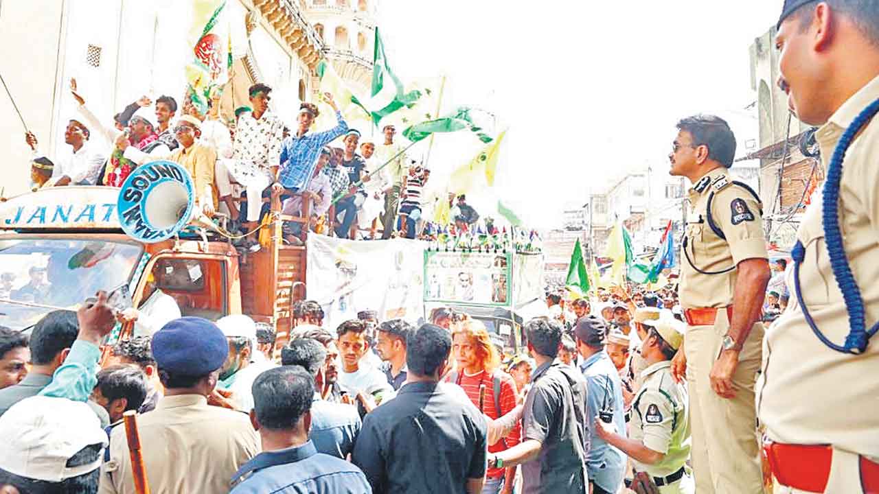 ప్రశాంతంగా మిలాద్‌ ఉన్‌ నబీ ర్యాలీ