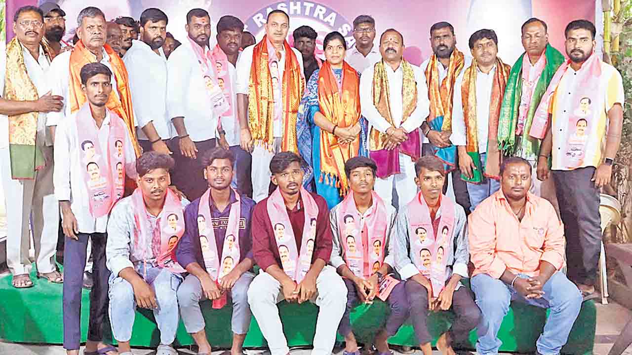 బీఆర్‌ఎస్‌కు బ్రహ్మరథం పడుతున్నారు