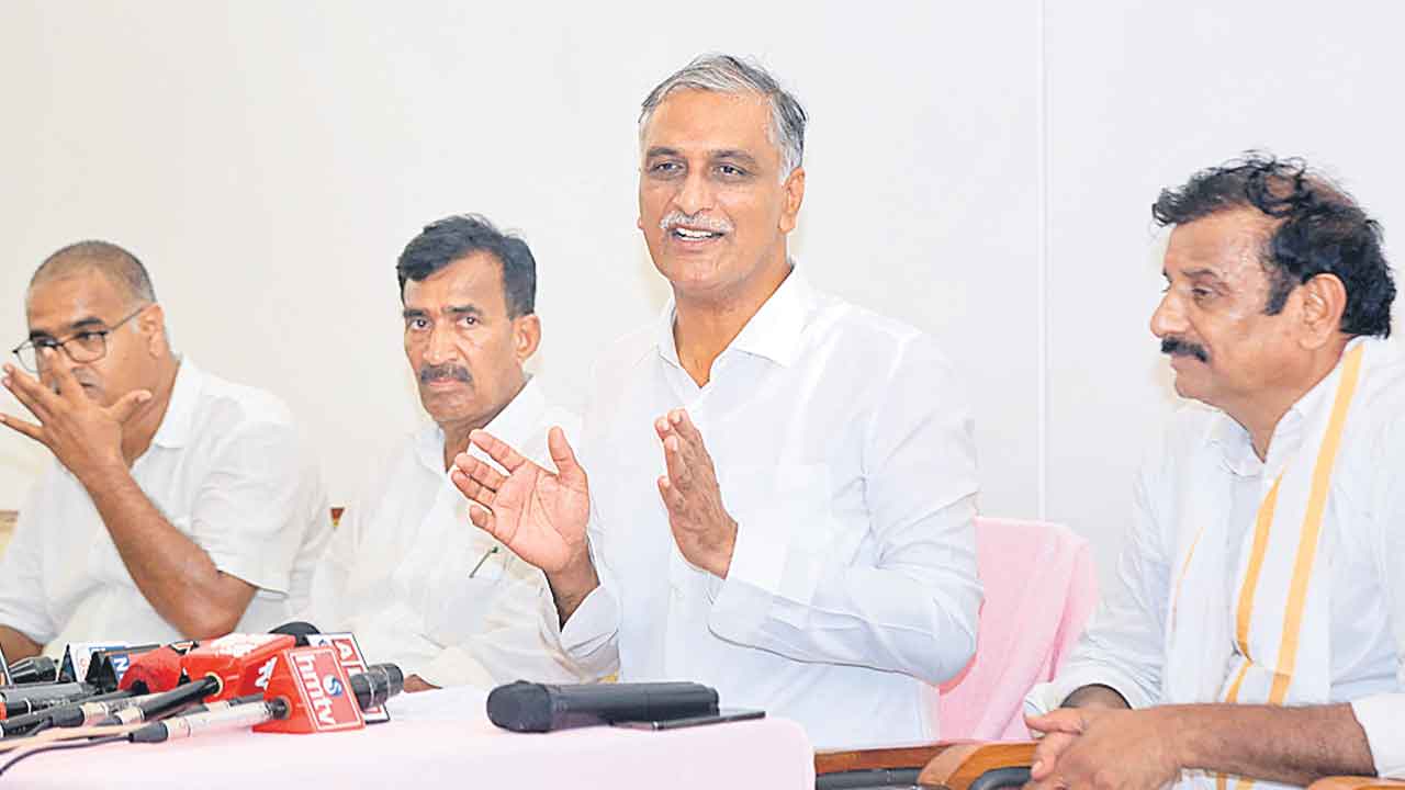 Minister Harish Rao | బీజేపోళ్లు ఏనాడైనా సిద్దిపేట రైల్వేలైన్‌ పనులు పరిశీలించారా? : మంత్రి హరీశ్‌రావు