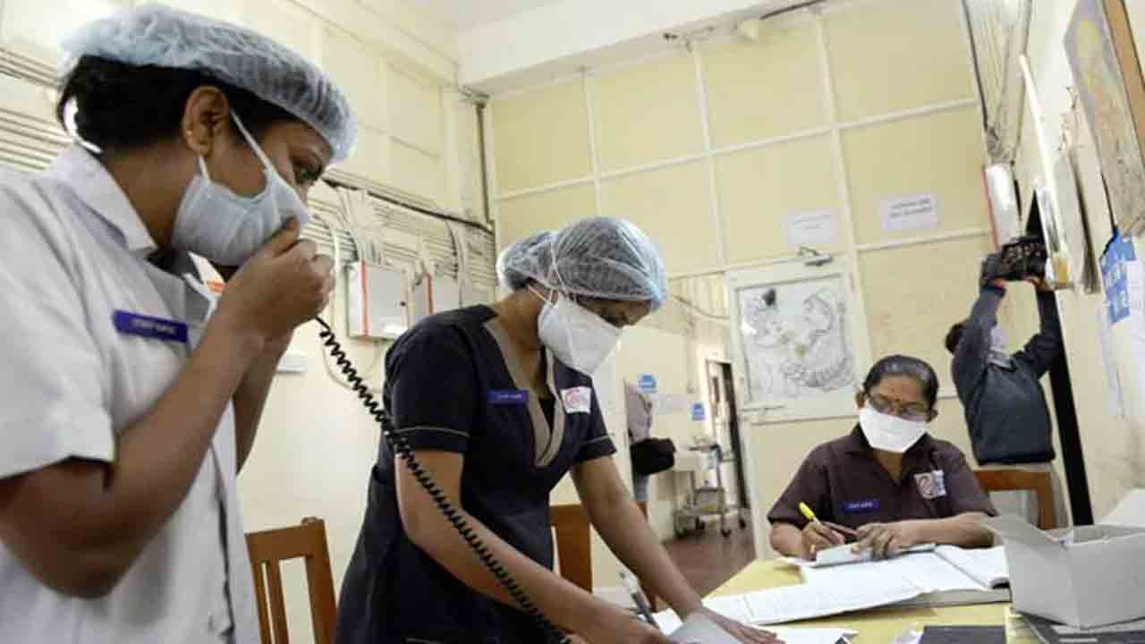 Food Poisoning | యూనివర్శిటీ హాస్టల్‌లో  ఫుడ్ పాయిజనింగ్.. 300 మందికిపైగా మహిళా విద్యార్థులకు   అస్వస్థత