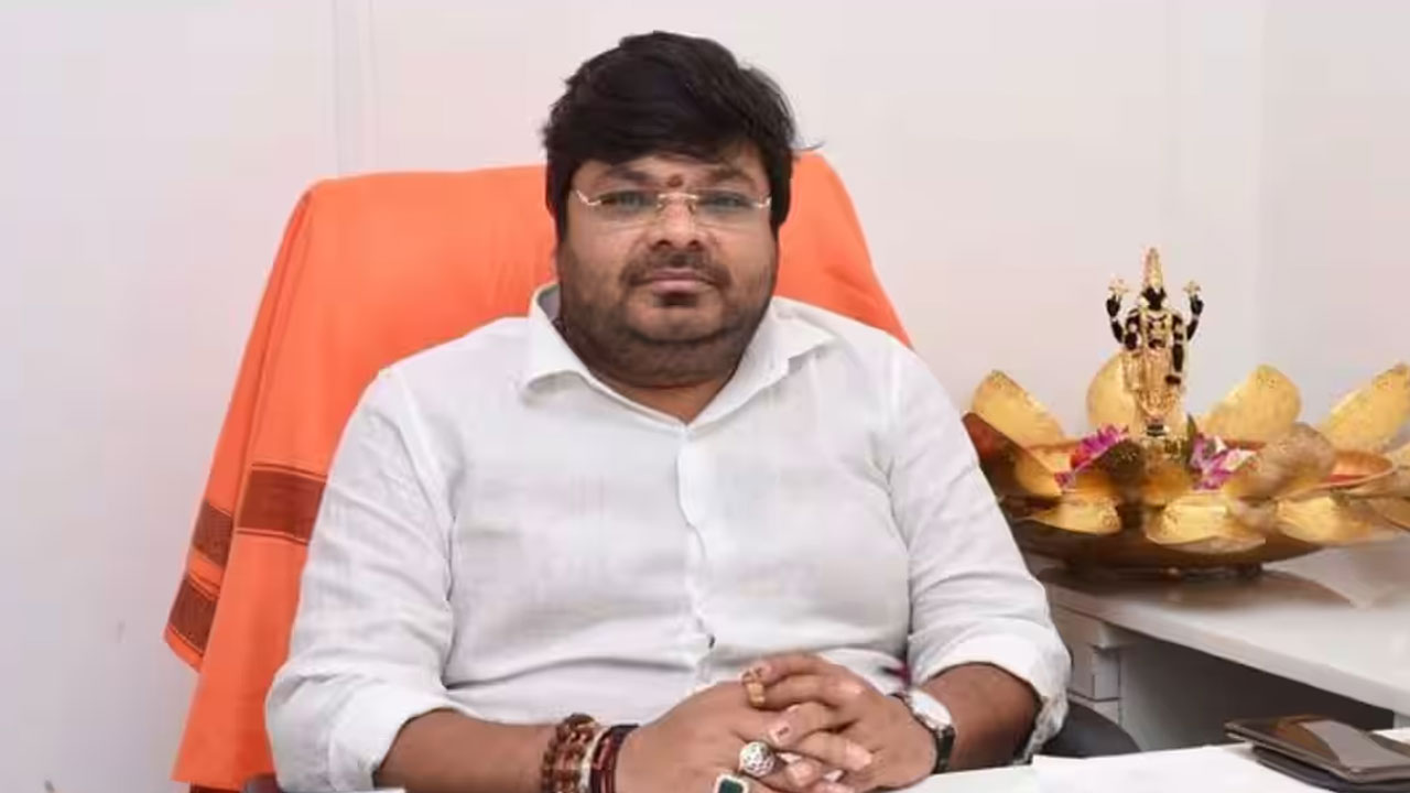 Abhishek Agarwal | కశ్మీర్‌ ఫైల్స్‌ నిర్మాత ఆఫీస్‌లో ఐటీ సోదాలు..