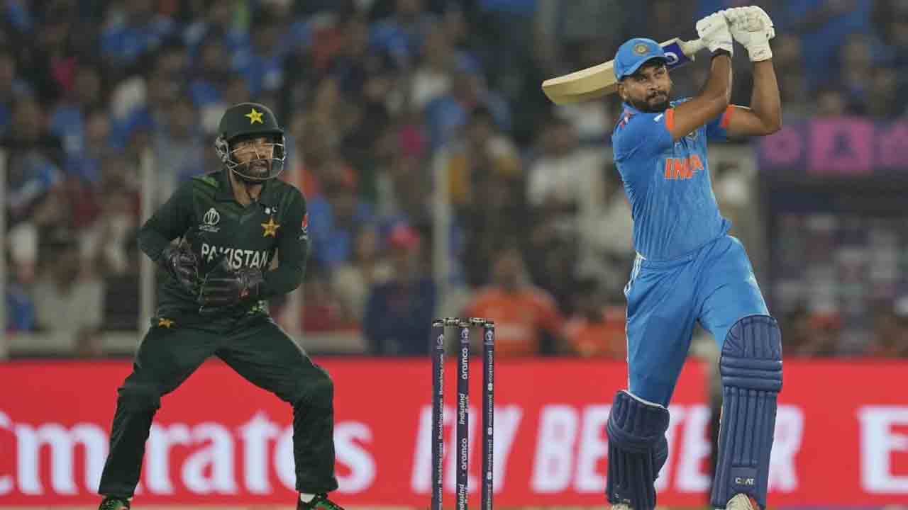 ODI World Cup | దాయాదిపై ఏడు వికెట్ల తేడాతో భారత్ ఘన విజయం..!