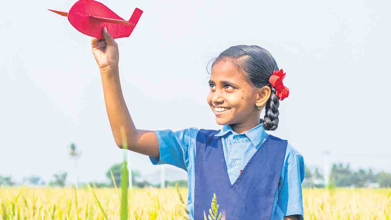 International Girl child day | ఆడపిల్ల పుడితే లక్ష్మీదేవి మన ఇంటిని ఆధార్‌ అడ్రస్‌గా మార్చుకున్నట్టే..!
