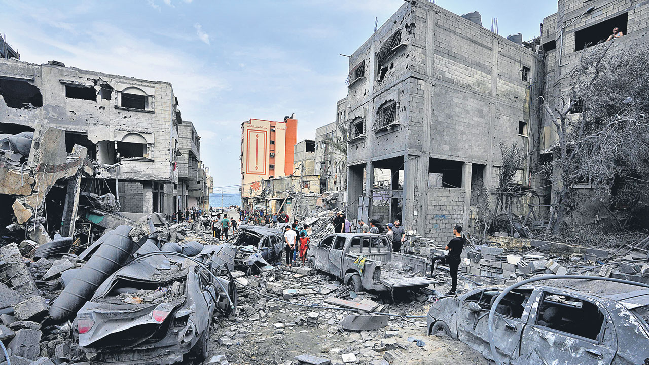 Israel-Hamas War | గాజాలో పోరు ఉధృతం.. ‘ఖాన్‌ యూనిస్‌’ను చుట్టుముట్టినట్లు ఇజ్రాయెల్‌ ప్రకటన