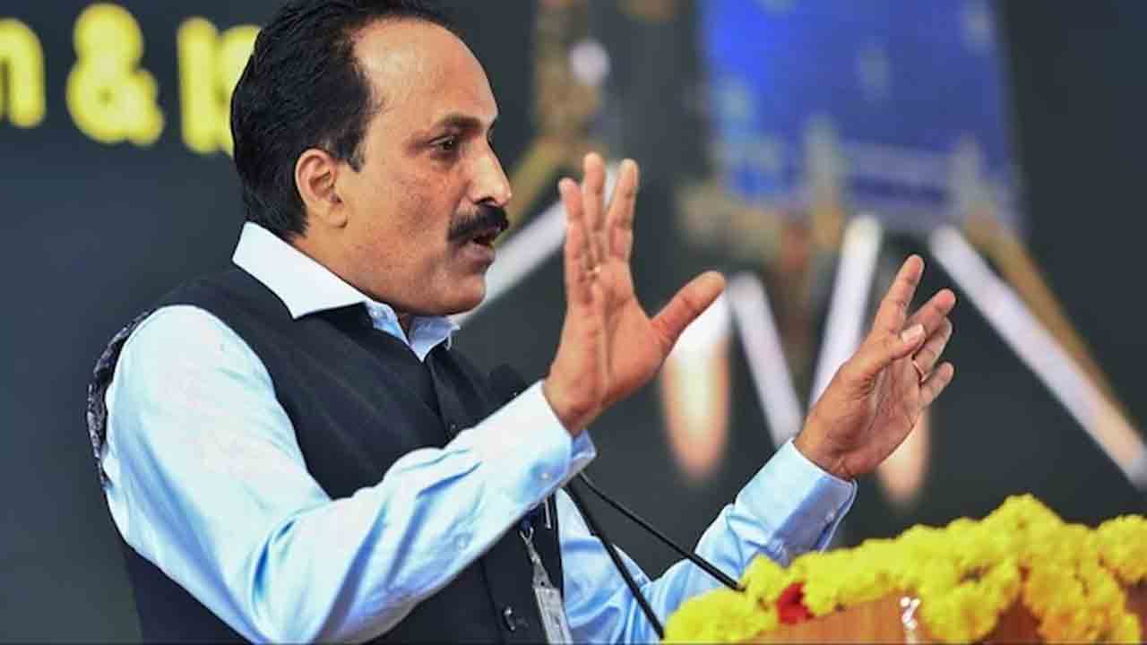 ISRO | మరో భారీ ప్రాజెక్ట్‌కు  సిద్ధమవుతున్న ఇస్రో.. అంతరిక్షంలో స్పేస్‌ స్టేషన్‌ నిర్మాణం..!