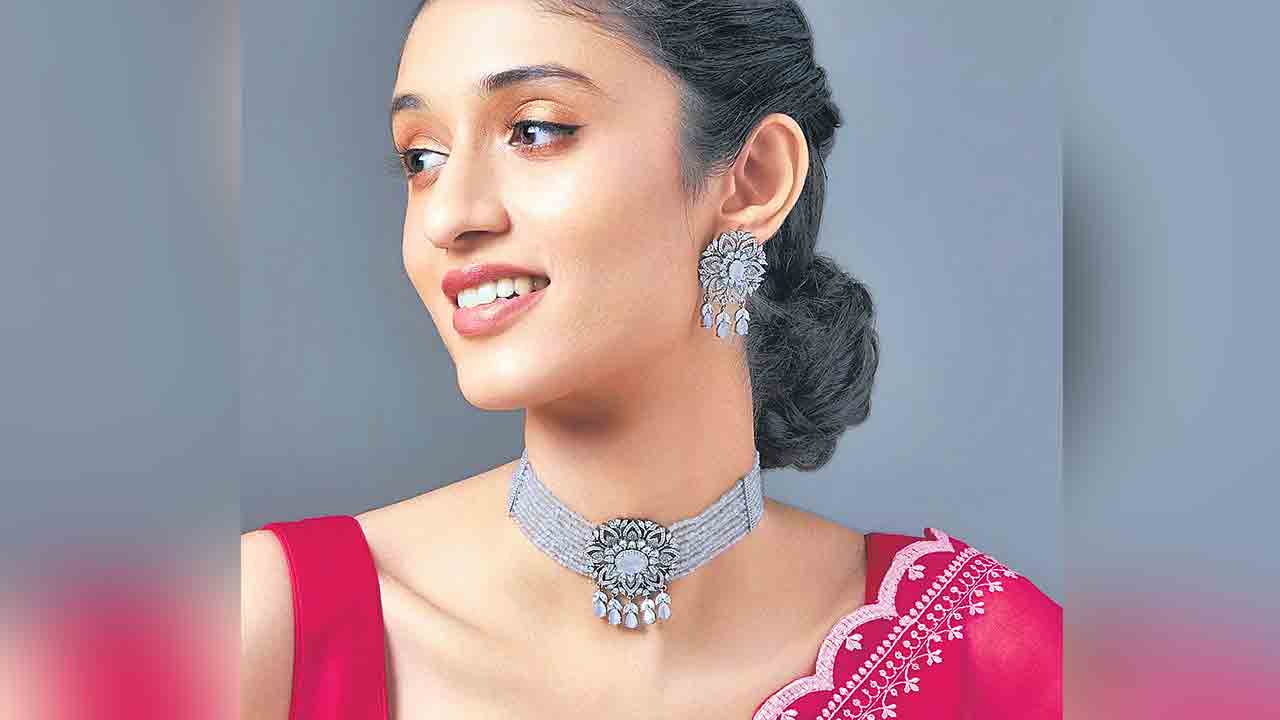 జిర్కాన్‌ జవరాలు