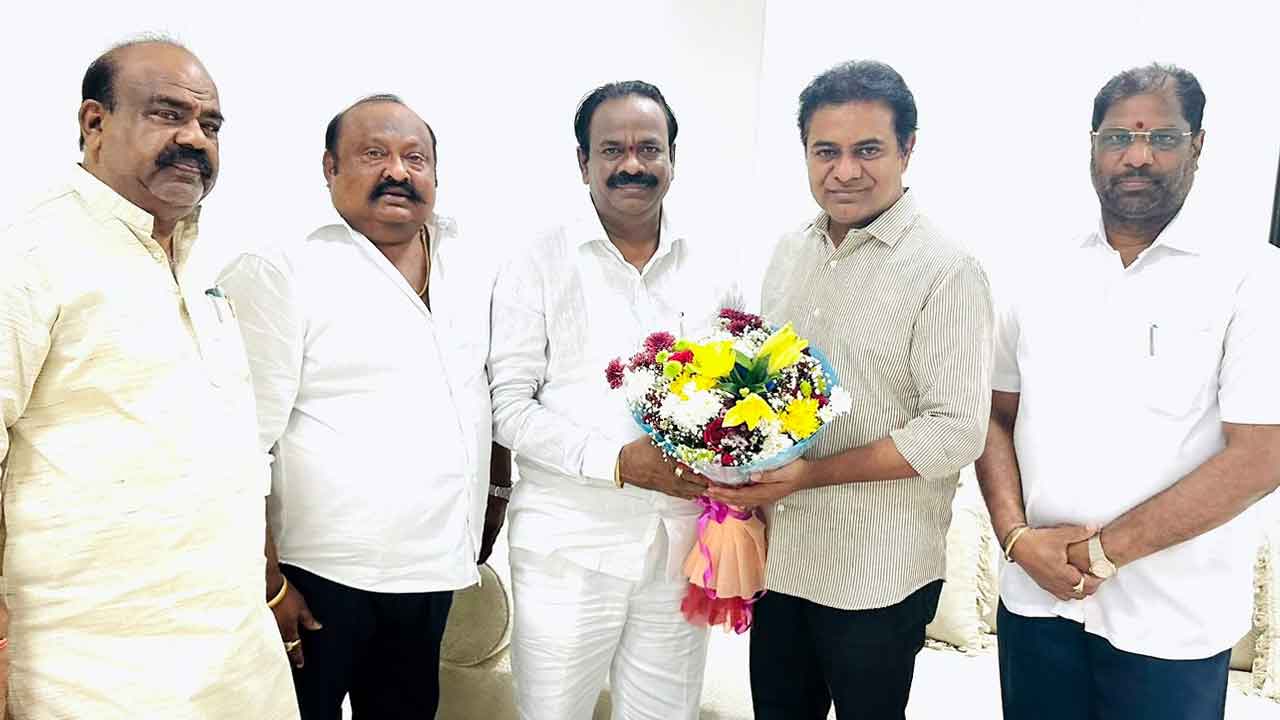 మున్నూరుకాపు కార్పొరేషన్ కావాలి