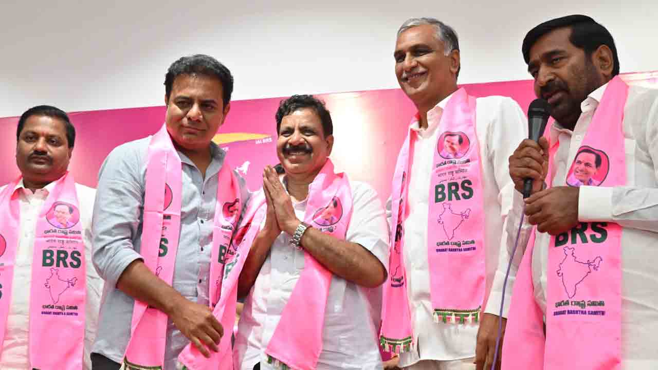 సొంత గూటికిచెరుకు సుధాకర్‌