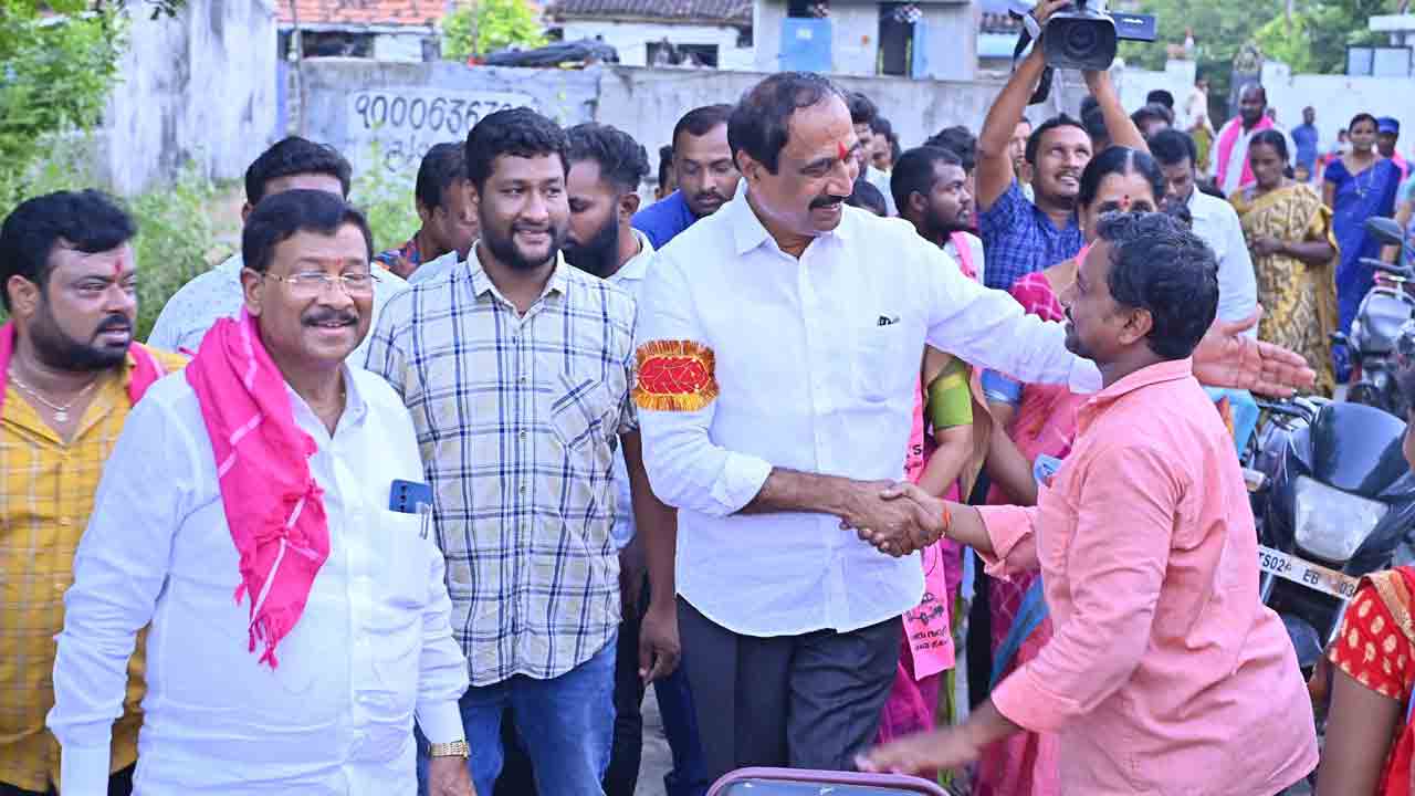 జగిత్యాల గడ్డపై కారు టాప్‌గేర్‌