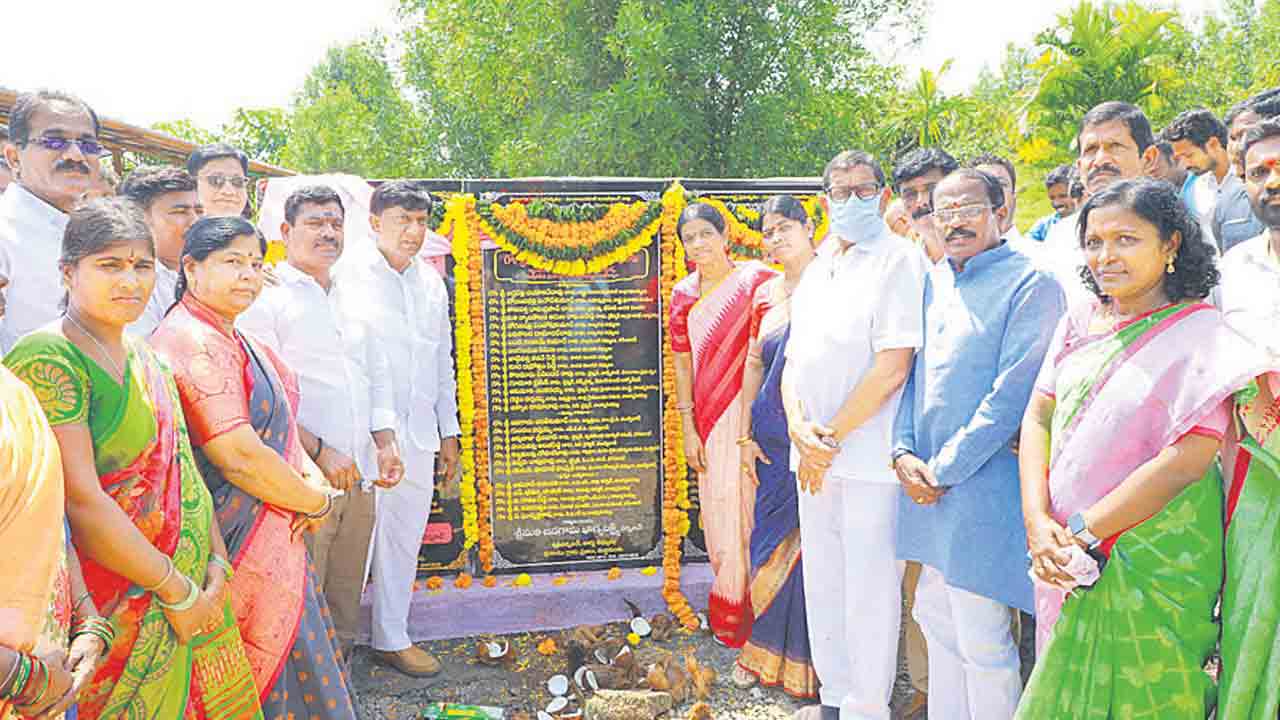అభివృద్ధి ప్రదాతను ఆదరించండి