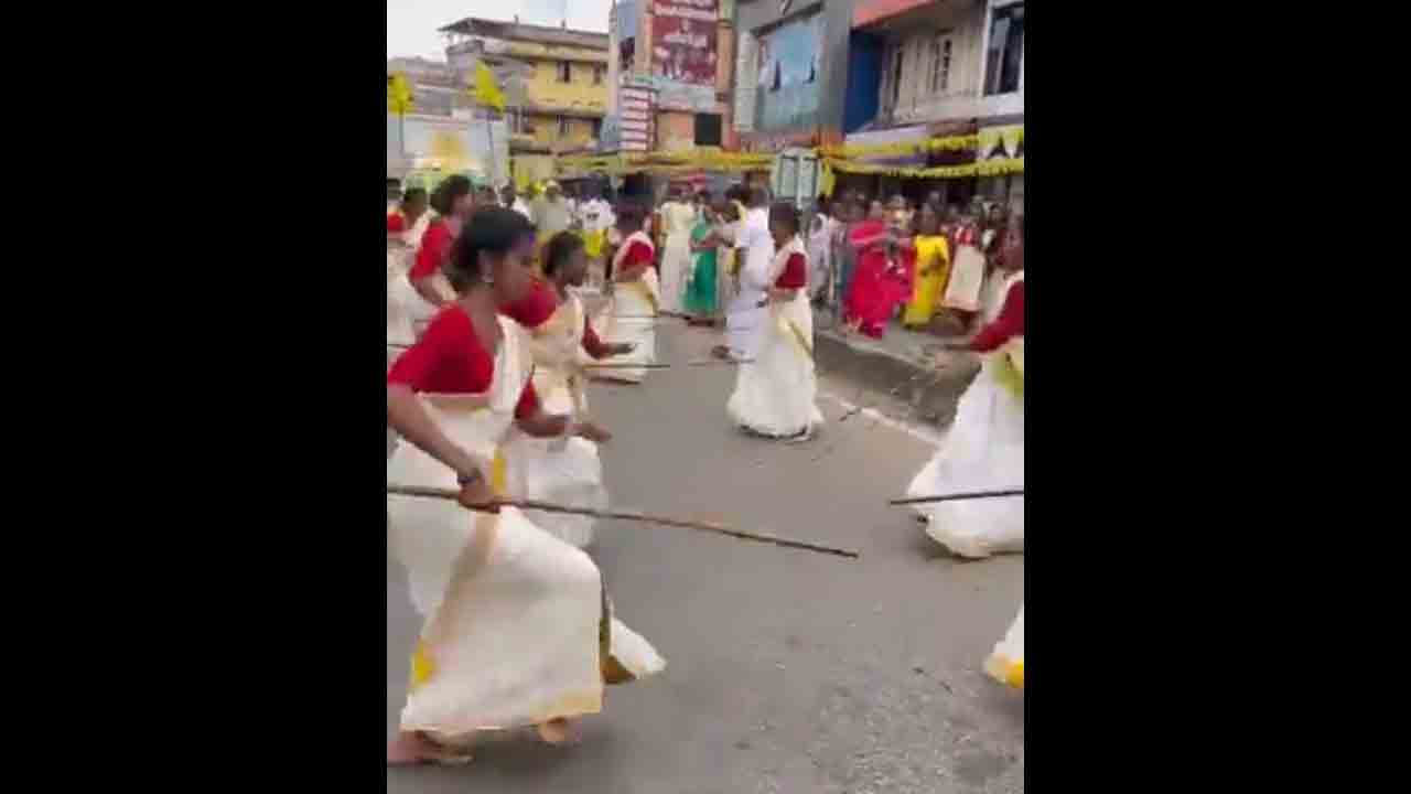 Shashi Tharoor | కేరళలో మహిళల దాండియా నృత్యం.. శశిథరూర్‌ పోస్టు వైరల్‌.. Video viral