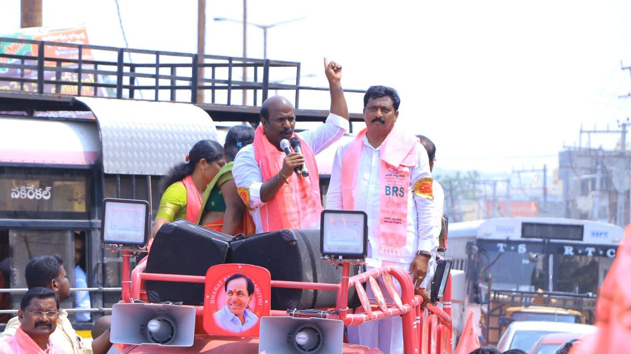 అభివృద్ధిని గడపగడపకూ చేరవేద్దాం