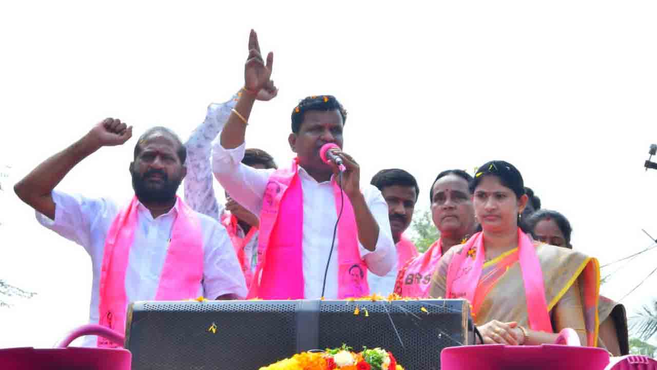 తుంగతుర్తి గడ్డపై మళ్లీ గులాబీ జెండా ఎగురవేద్దాం