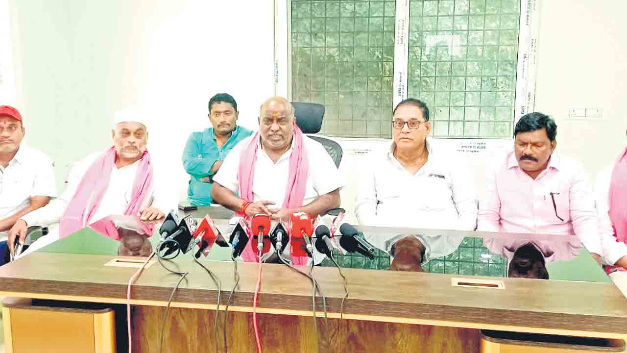 పార్టీ కార్యకర్తలే బలం