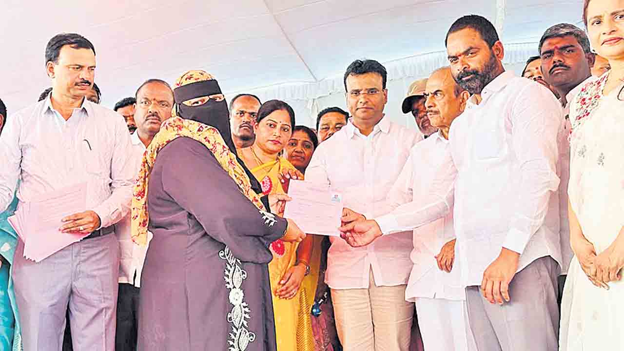 యావత్‌ దేశమంతా తెలంగాణ వైపే..