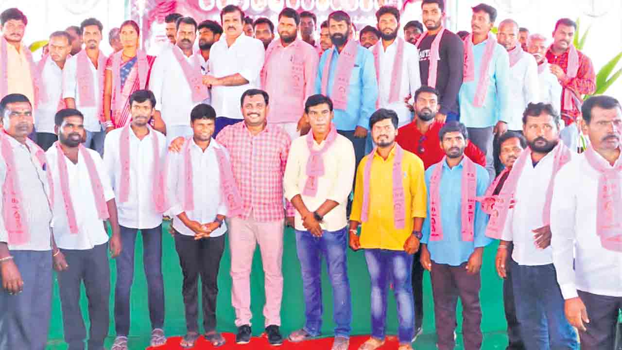 కాంగ్రెస్‌కు చోటులేదు.. బీఆర్‌ఎస్‌కు తిరుగులేదు