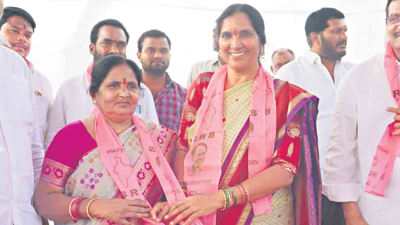 బీఆర్‌ఎస్‌లోకి భారీగా వలసలు