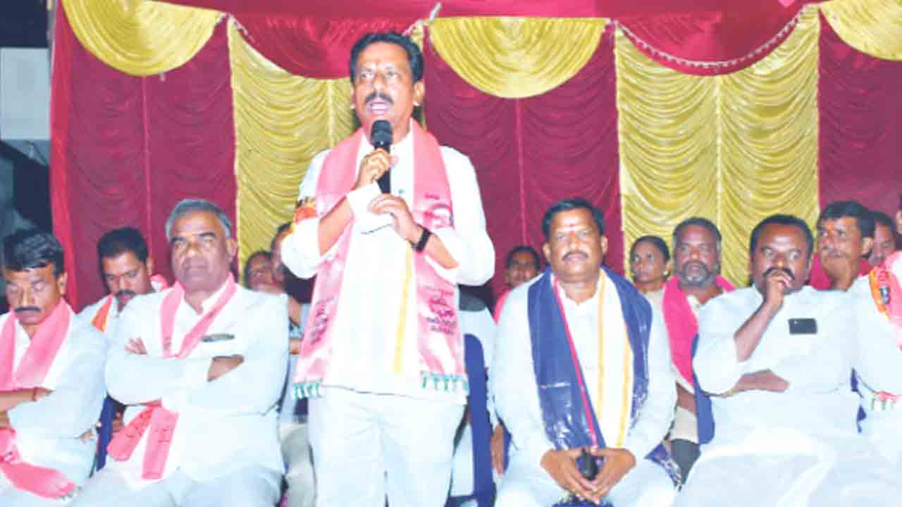 దేవరకొండ ఖిలాపై మళ్లీ గులాబీ జెండా ఎగురవేద్దాం